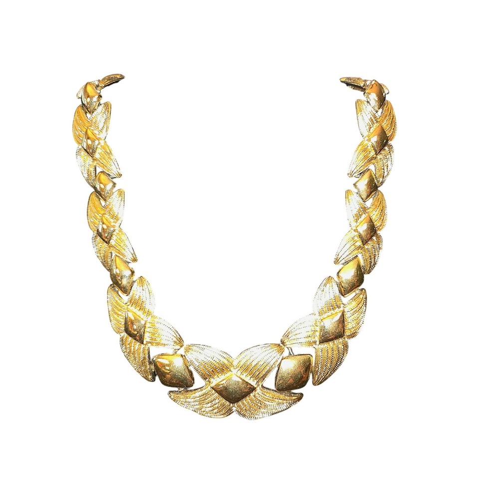 Napier VTG Collar Necklace Womens 17" Gold Tone Graduated Textured X-Shape Links